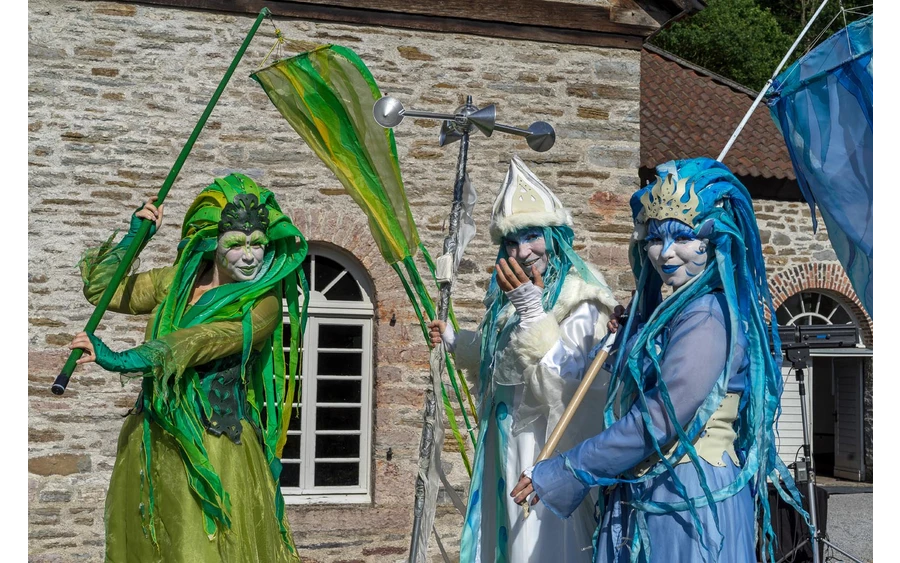 Luise heizt ein Art Tremondo Stephan Sensen