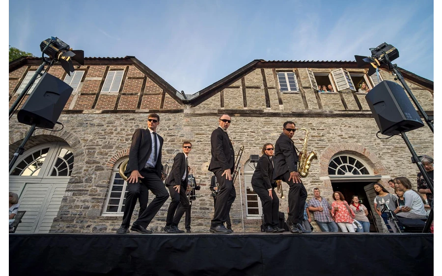 Luise heizt ein 2018_Men in Blech Foto Stephan Sensen.jpg