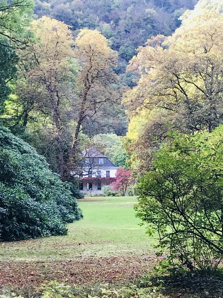 Haus Nachrodt Foto Charlotte von Löbbecke-Campe_klein.jpg
